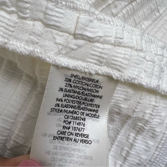 ๐Host Pick๐ Alice + Olivia White Embossed Print Cap Sleeve Skater Dress 4 $295 - Picture 11 of 11